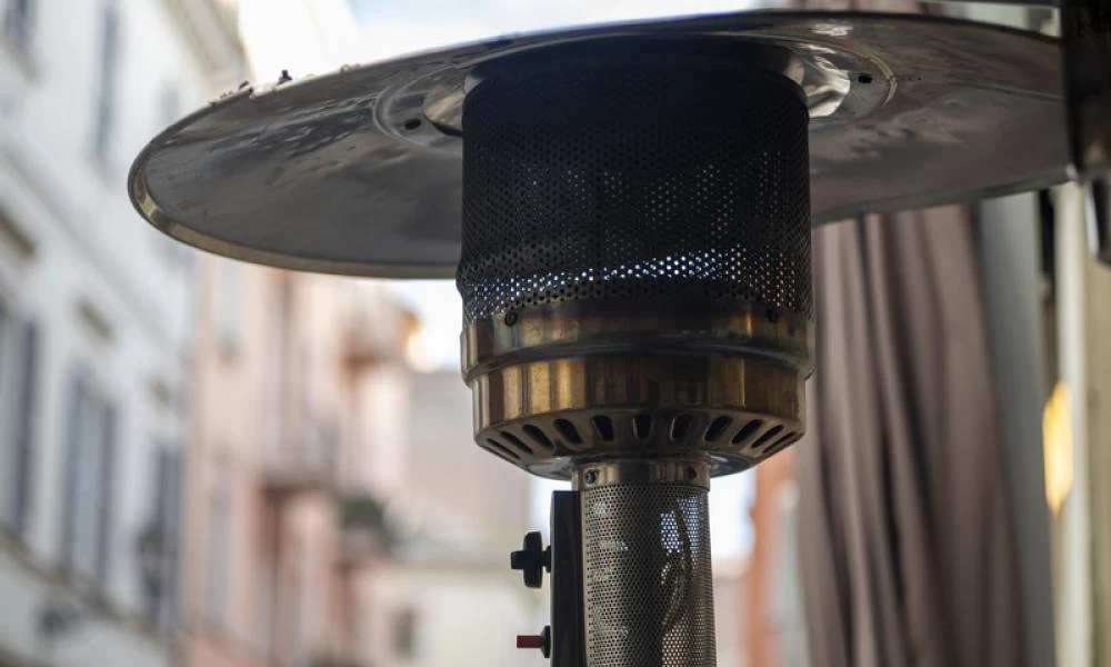 Θα παραταθούν οι αιτήσεις επιδότησης εξωτερικών θερμαντικών σωμάτων